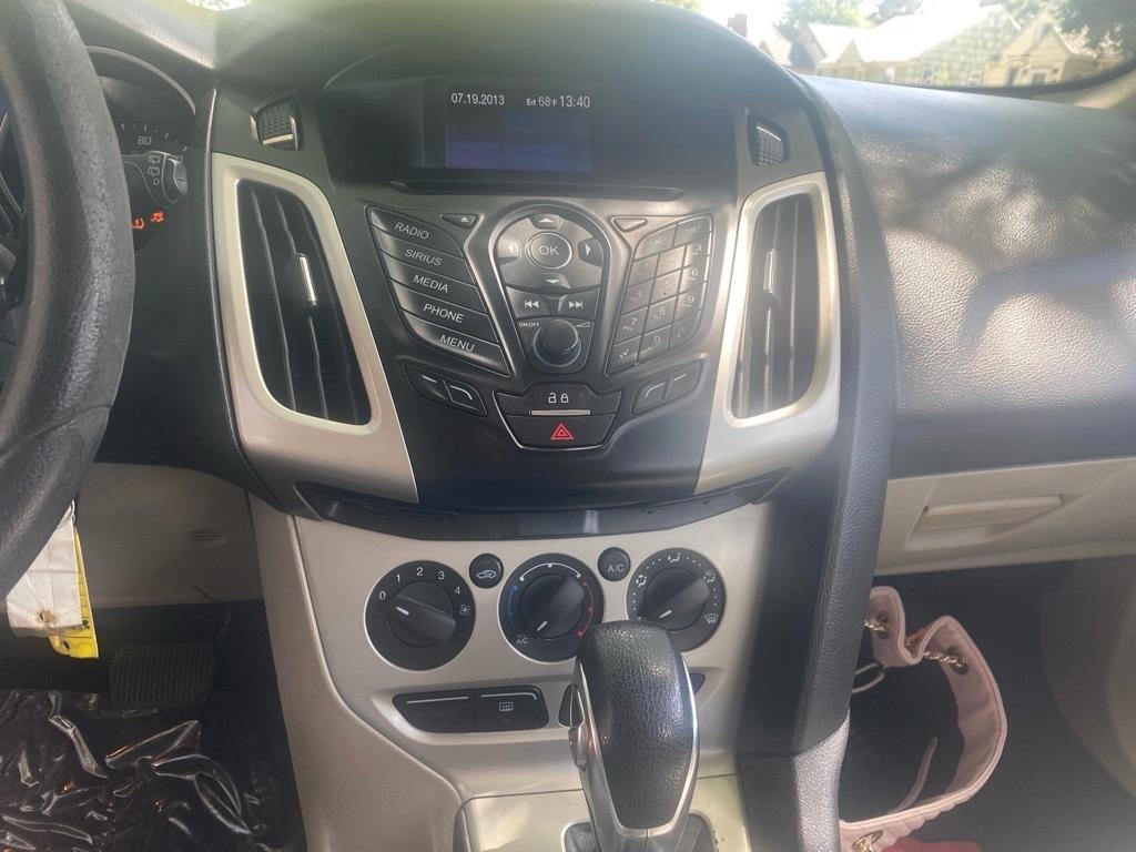 Ford Focus  2014