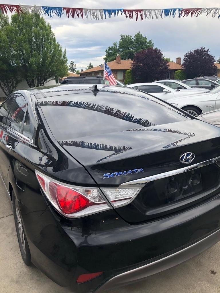 Hyundai Sonata Hybrid  2012