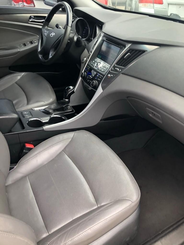 Hyundai Sonata Hybrid  2012