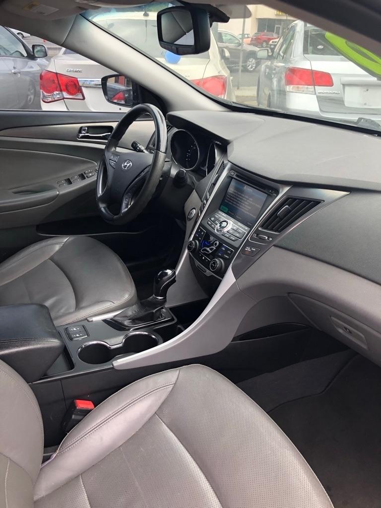 Hyundai Sonata Hybrid  2012