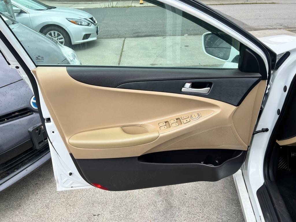 Hyundai Sonata  2013