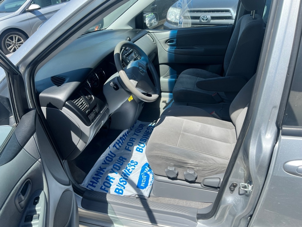 Mazda MPV  2005