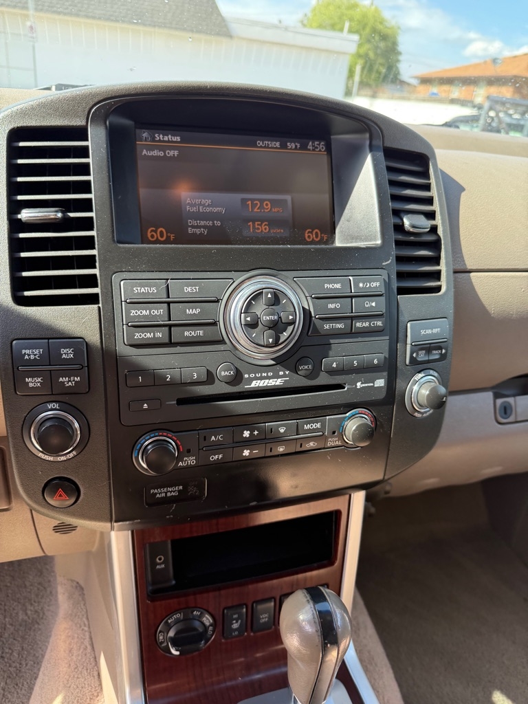 Nissan Pathfinder  2008