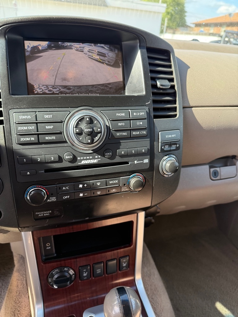 Nissan Pathfinder  2008