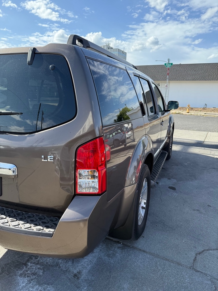 Nissan Pathfinder  2008