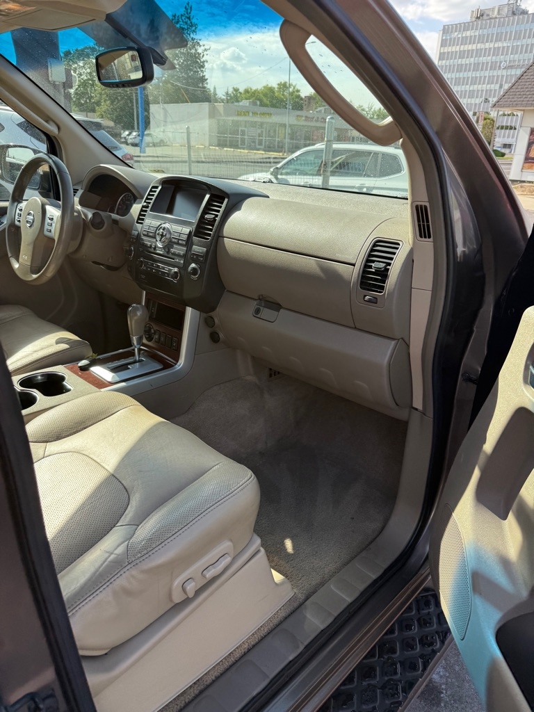 Nissan Pathfinder  2008