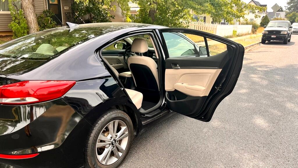 Hyundai Elantra  2018