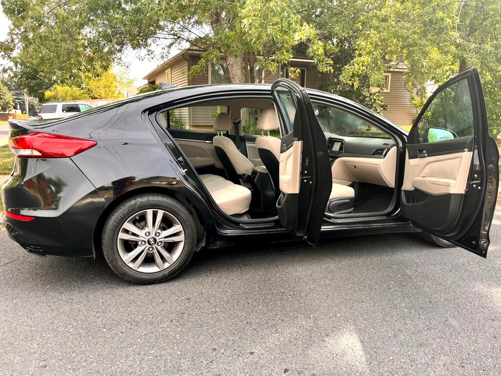 Hyundai Elantra  2018