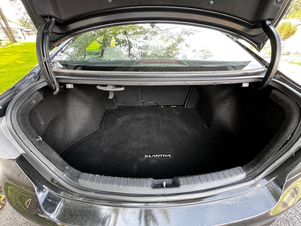 Hyundai Elantra  2018