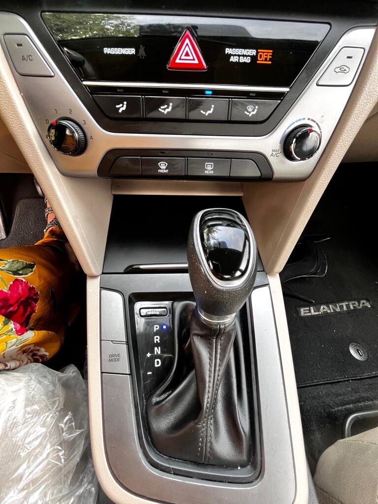 Hyundai Elantra  2018