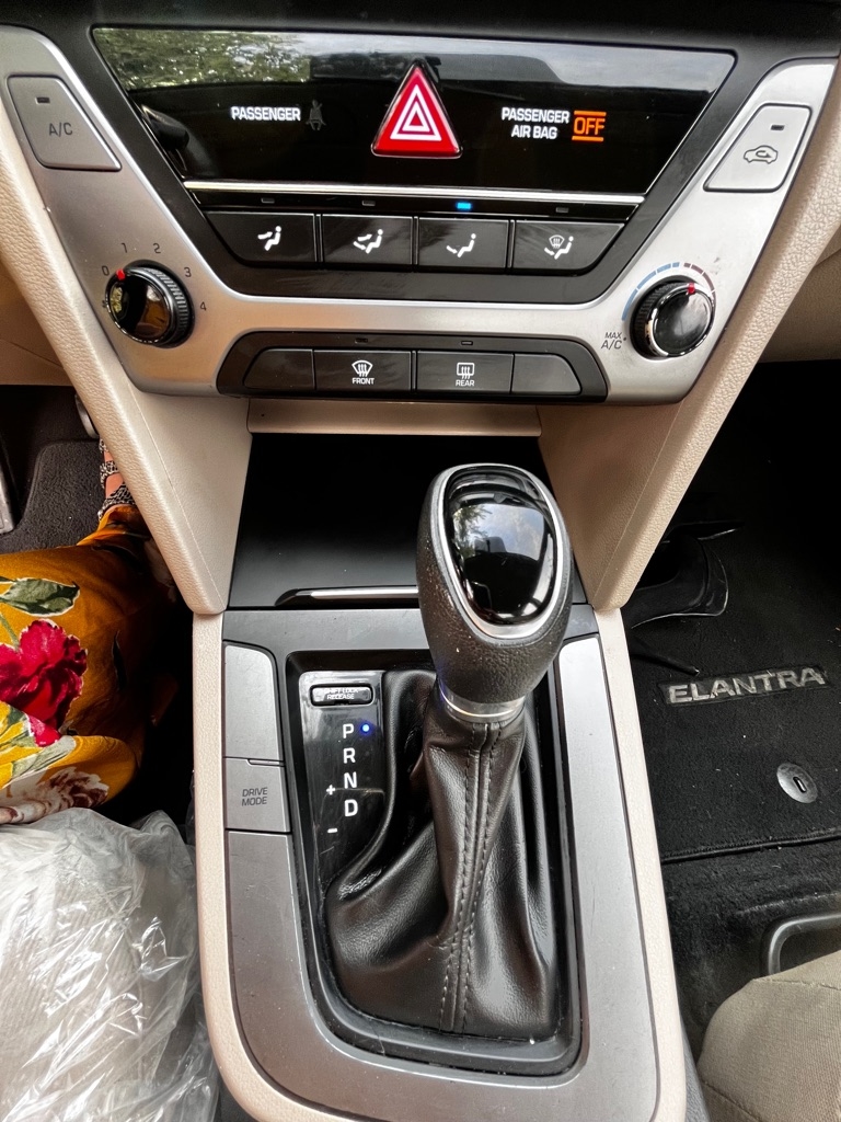 Hyundai Elantra  2018