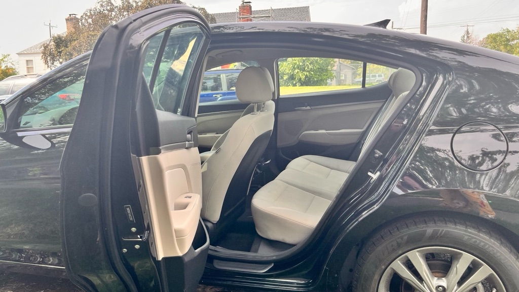 Hyundai Elantra  2018