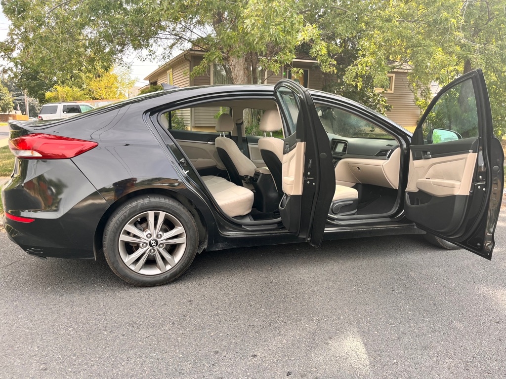 Hyundai Elantra  2018