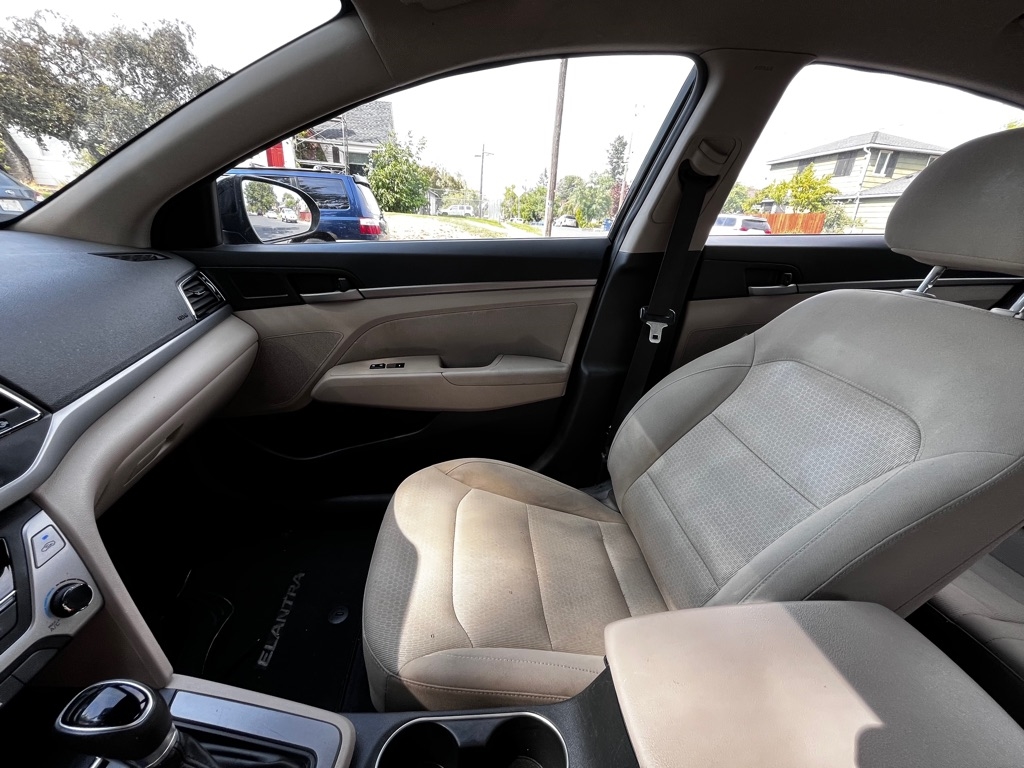 Hyundai Elantra  2018