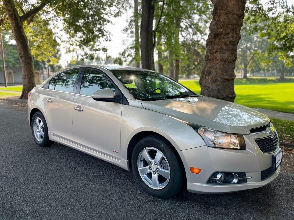 Chevrolet Cruze  2012
