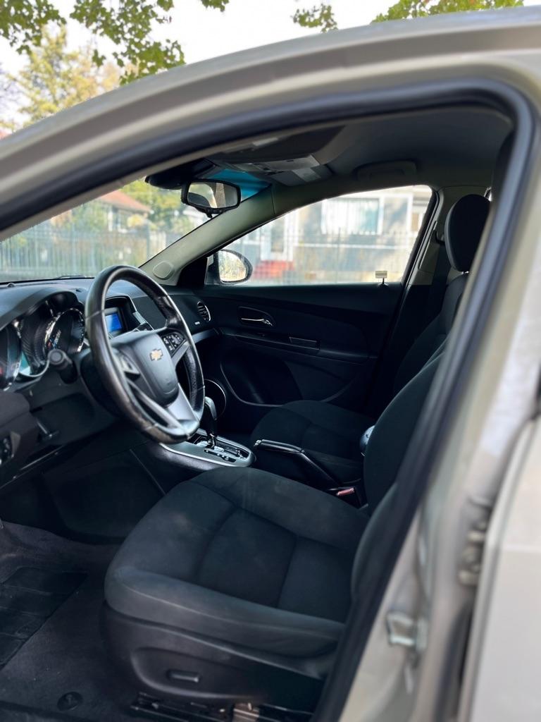 Chevrolet Cruze  2012
