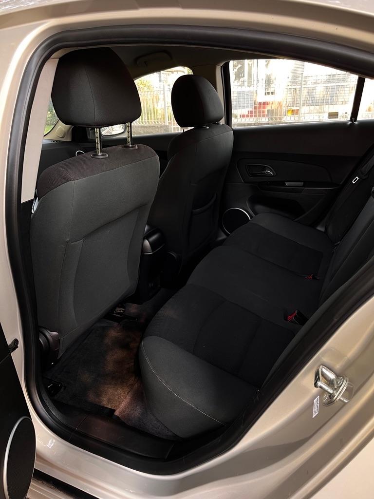 Chevrolet Cruze  2012