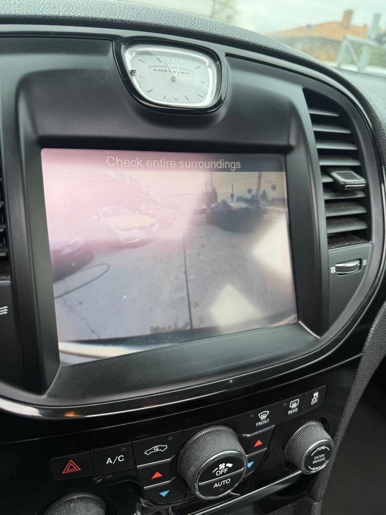 Chrysler 300  2014