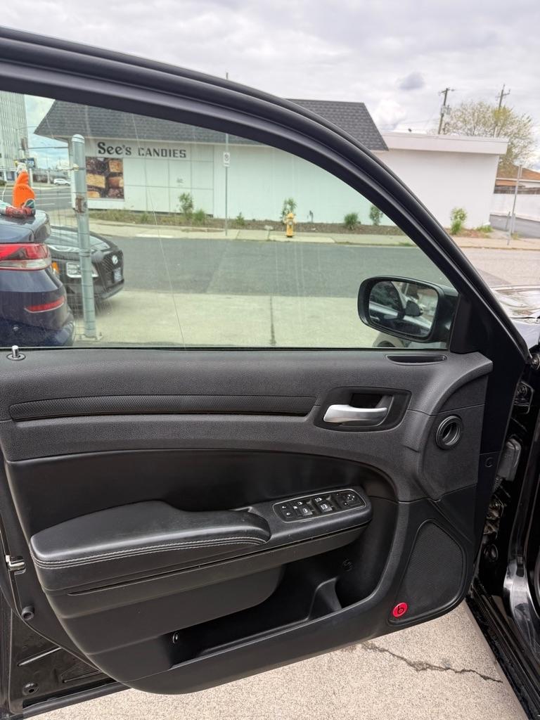 Chrysler 300  2014