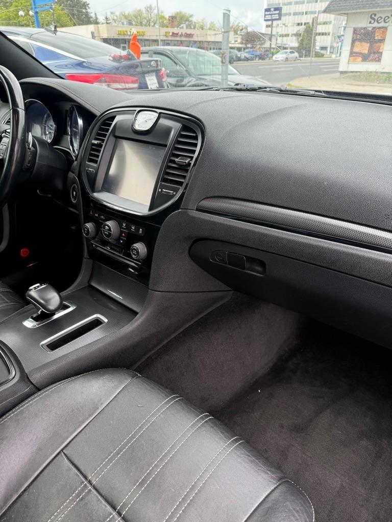 Chrysler 300  2014
