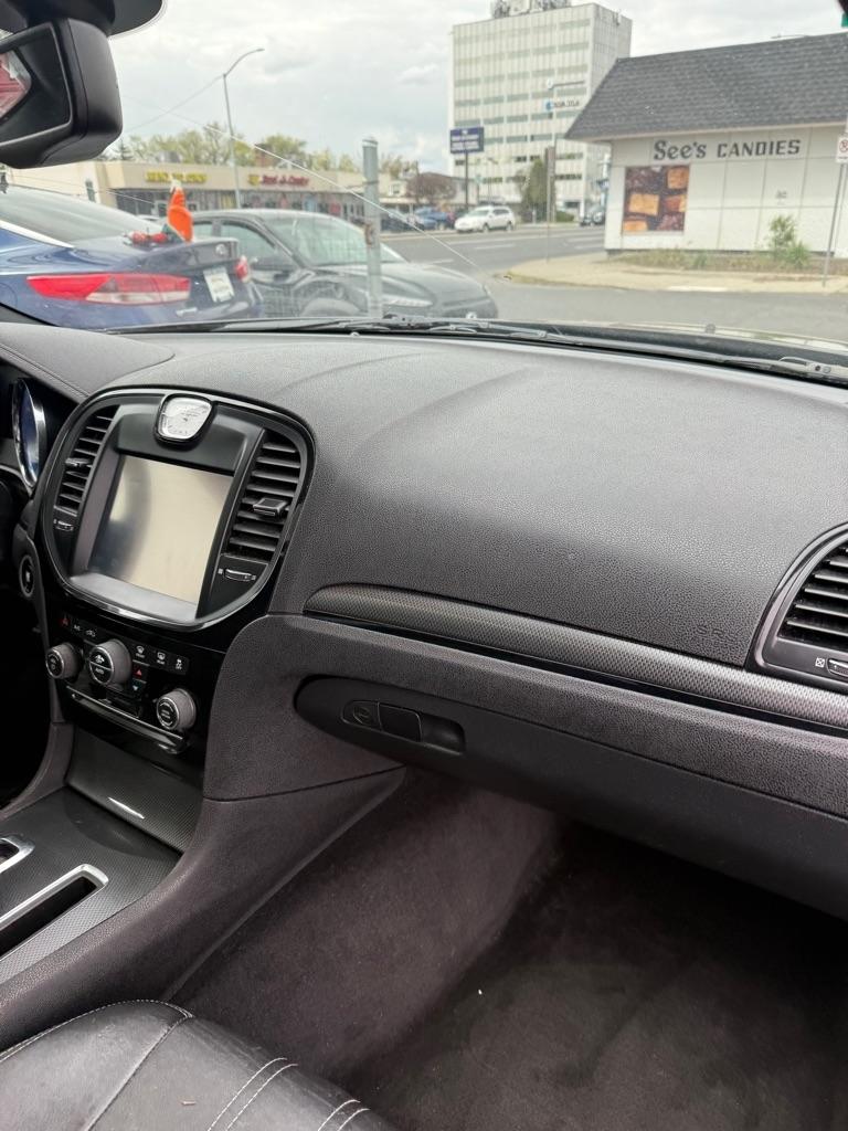 Chrysler 300  2014
