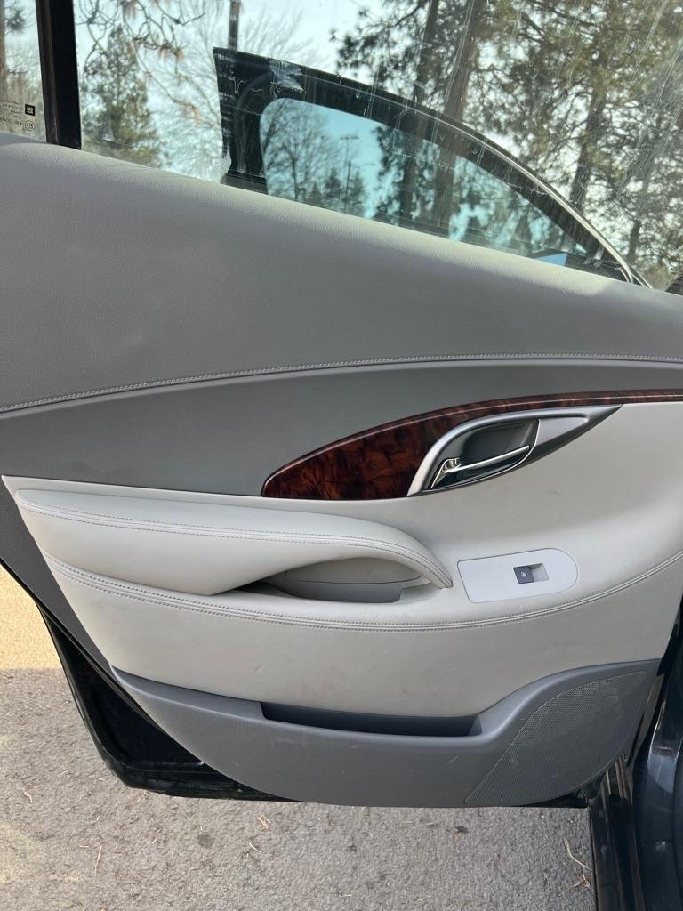 Buick LaCrosse  2012