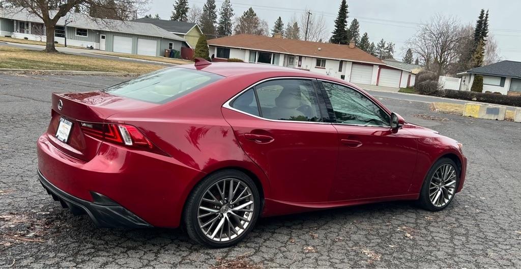 Lexus IS  2015