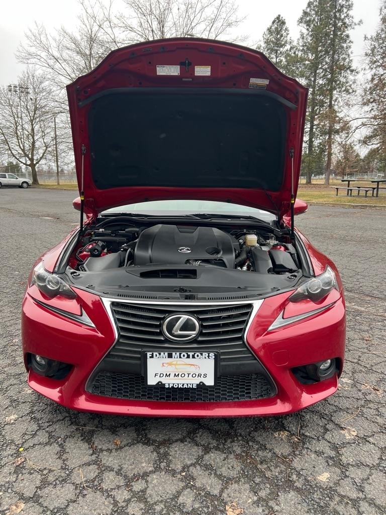 Lexus IS  2015