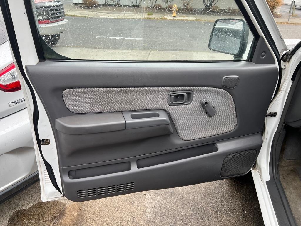 Nissan Frontier  2000