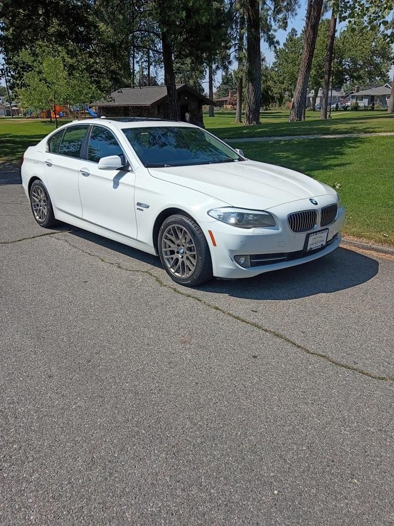 BMW 5-Series  2012
