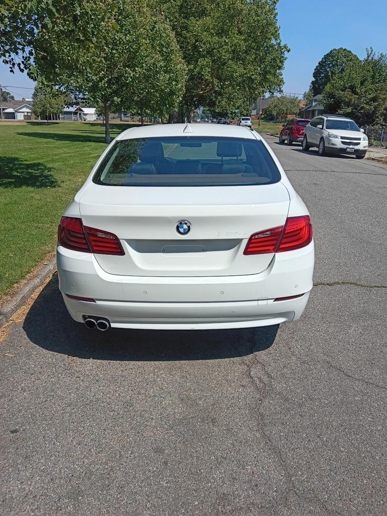 BMW 5-Series  2012