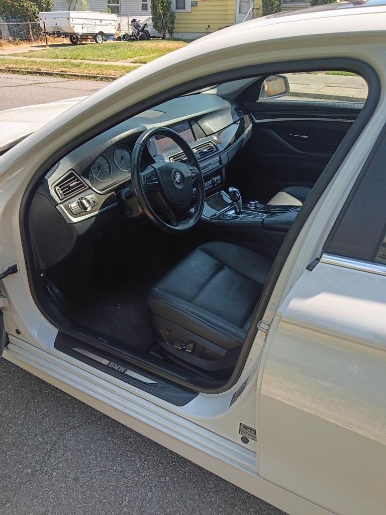 BMW 5-Series  2012