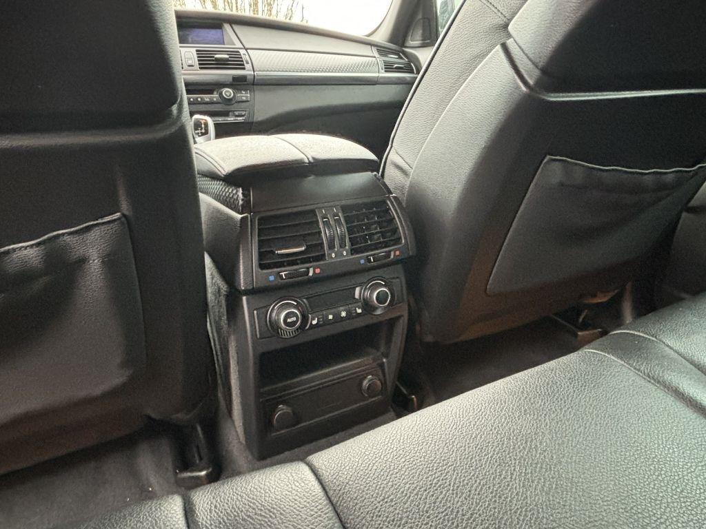 BMW X6  2011