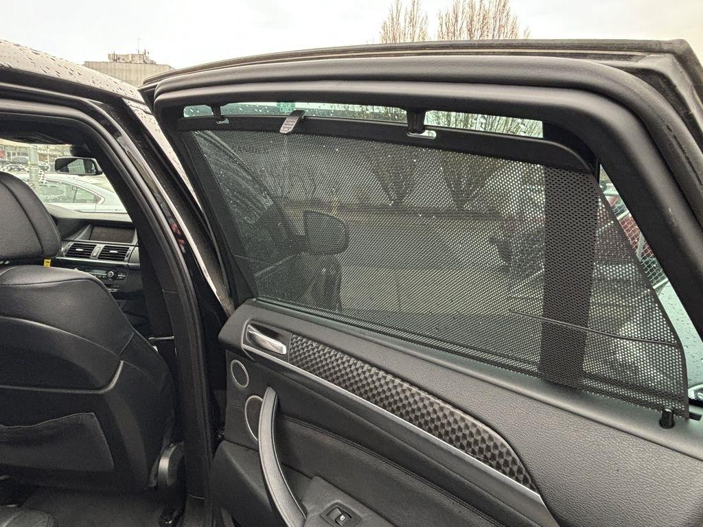 BMW X6  2011