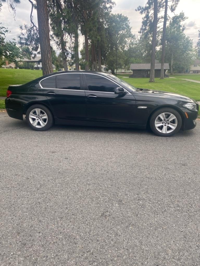 BMW 5-Series  2012