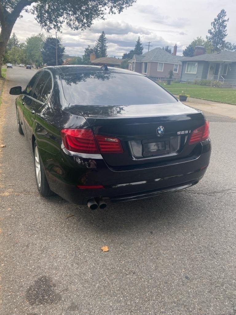 BMW 5-Series  2012