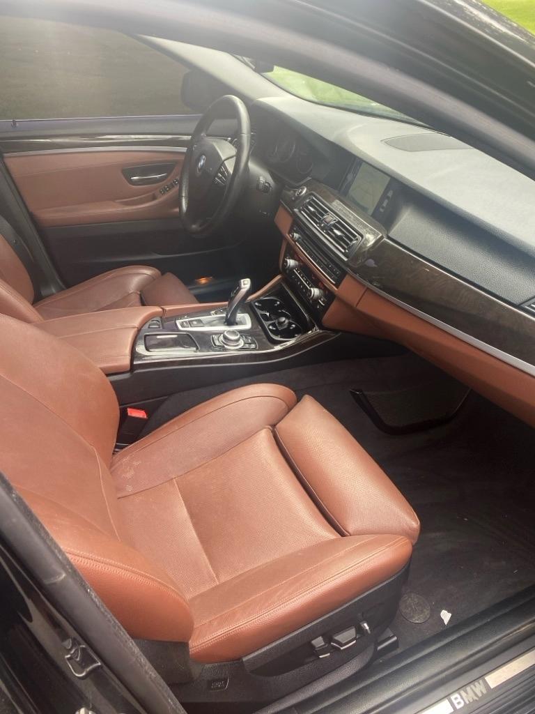 BMW 5-Series  2012