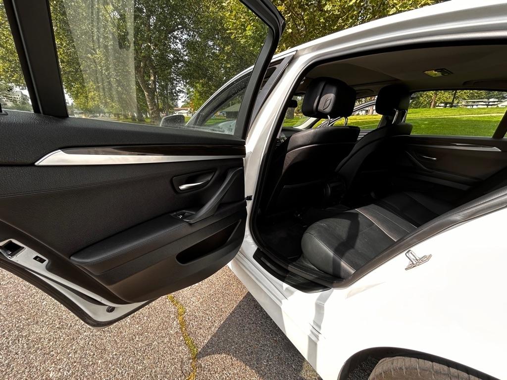 BMW 5-Series  2013