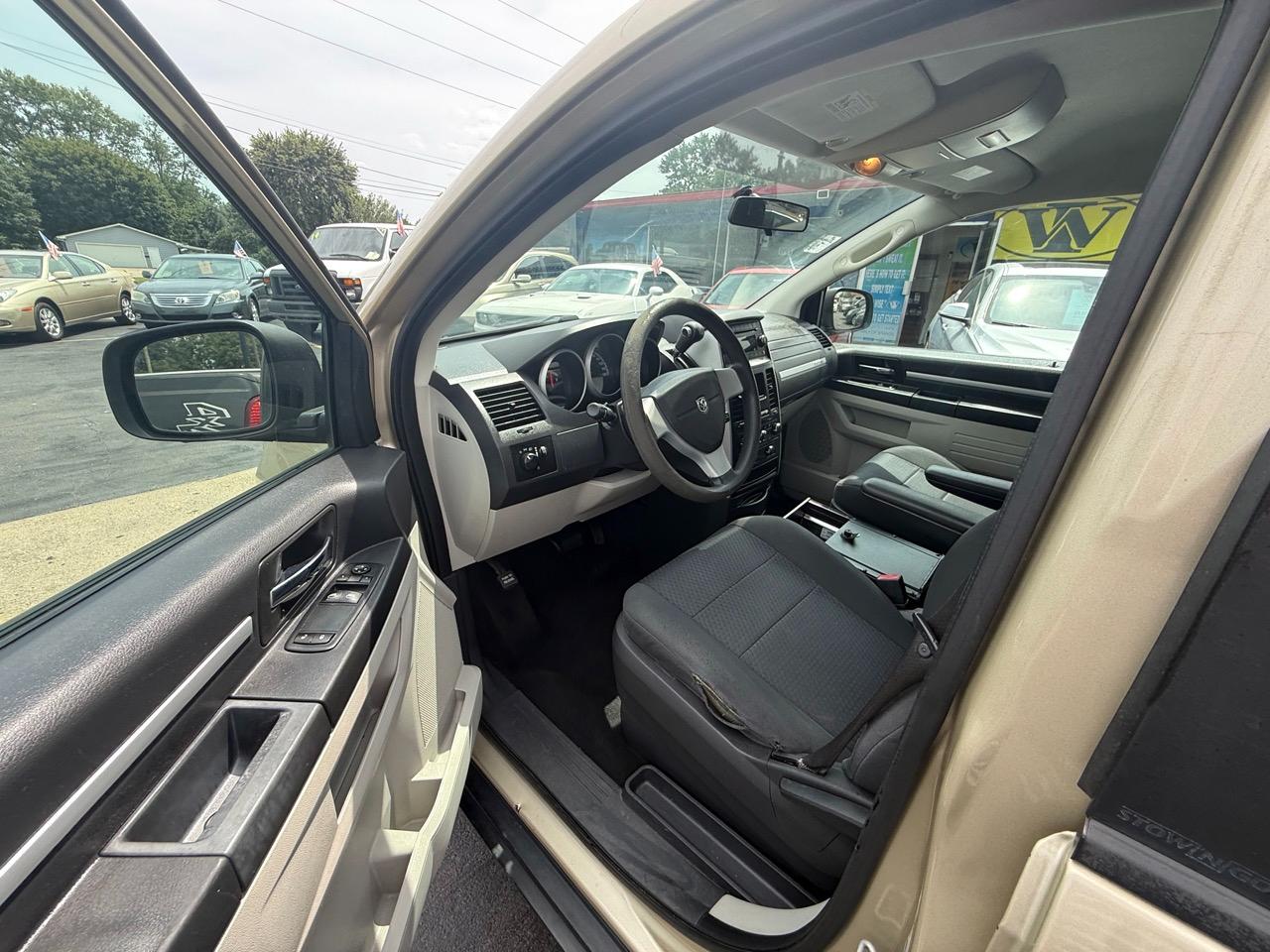 Dodge Grand Caravan SE 2010