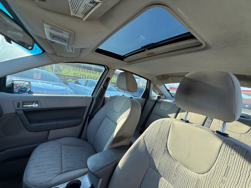 Ford Focus SE Sedan 2008