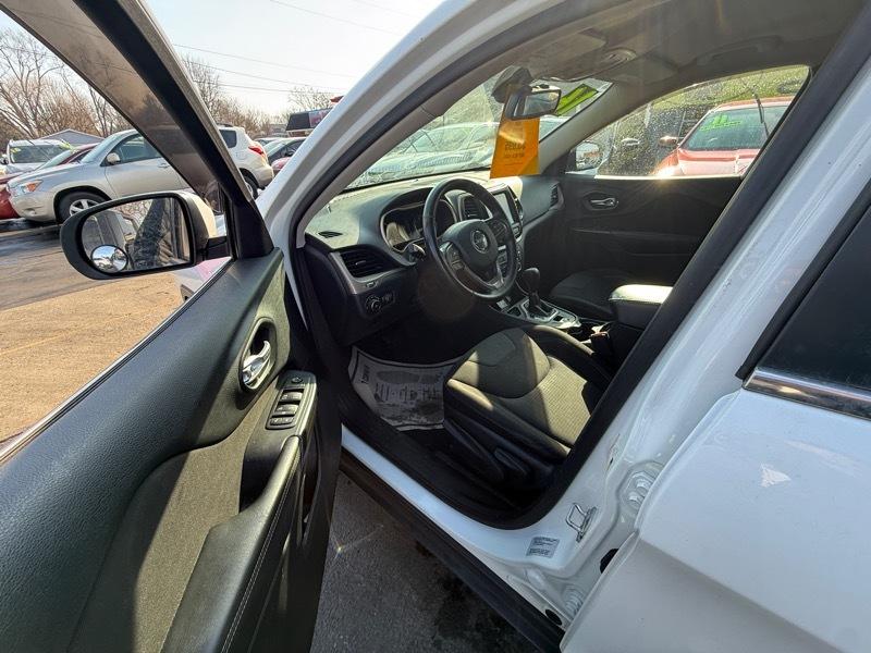 Jeep Cherokee Latitude FWD 2016