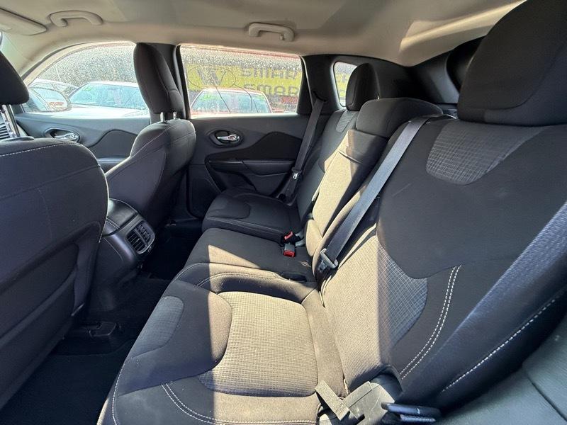 Jeep Cherokee Latitude FWD 2016