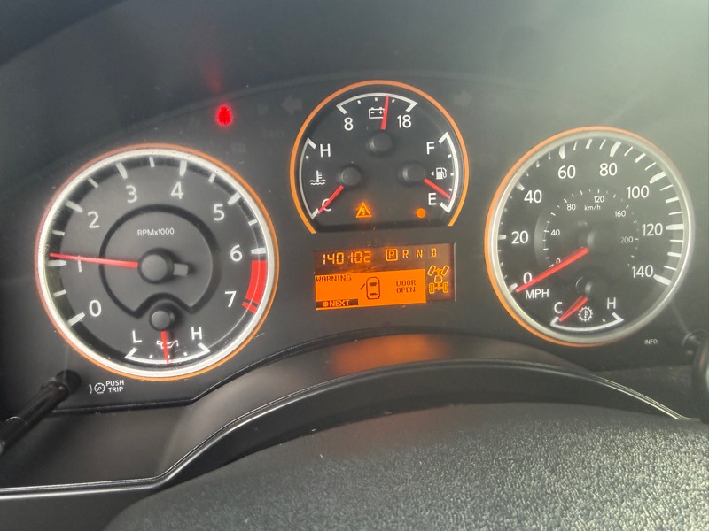 Nissan Titan LE Crew Cab 4WD SWB 2008