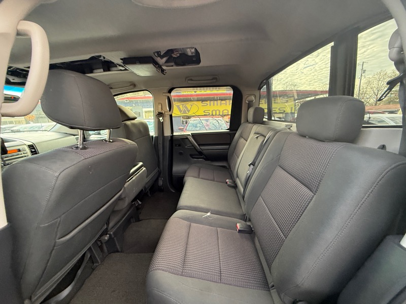 Nissan Titan LE Crew Cab 4WD SWB 2008