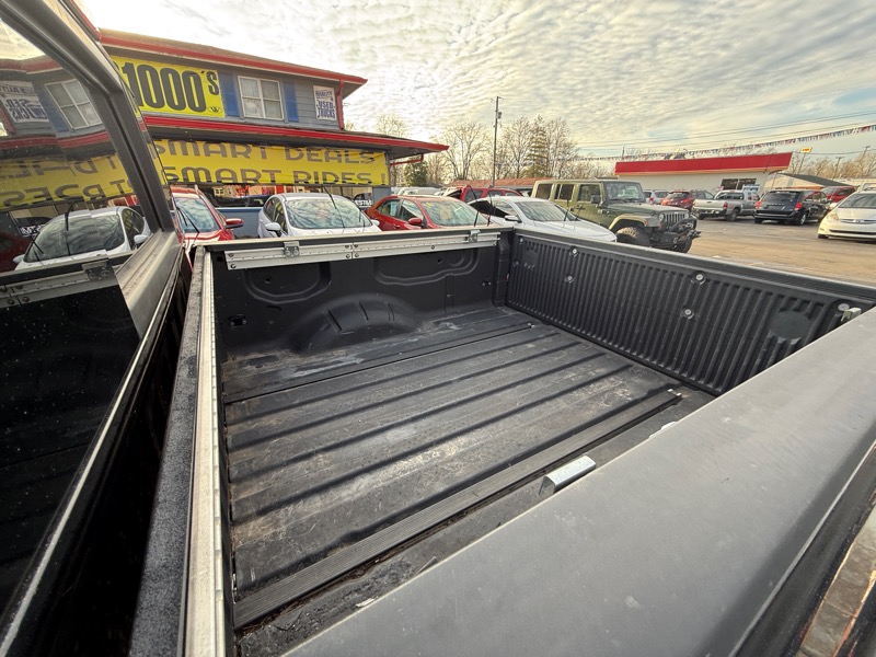 Nissan Titan LE Crew Cab 4WD SWB 2008