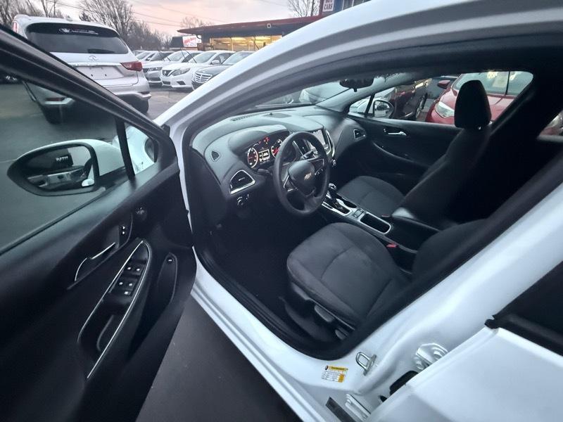 Chevrolet Cruze LS Auto 2019