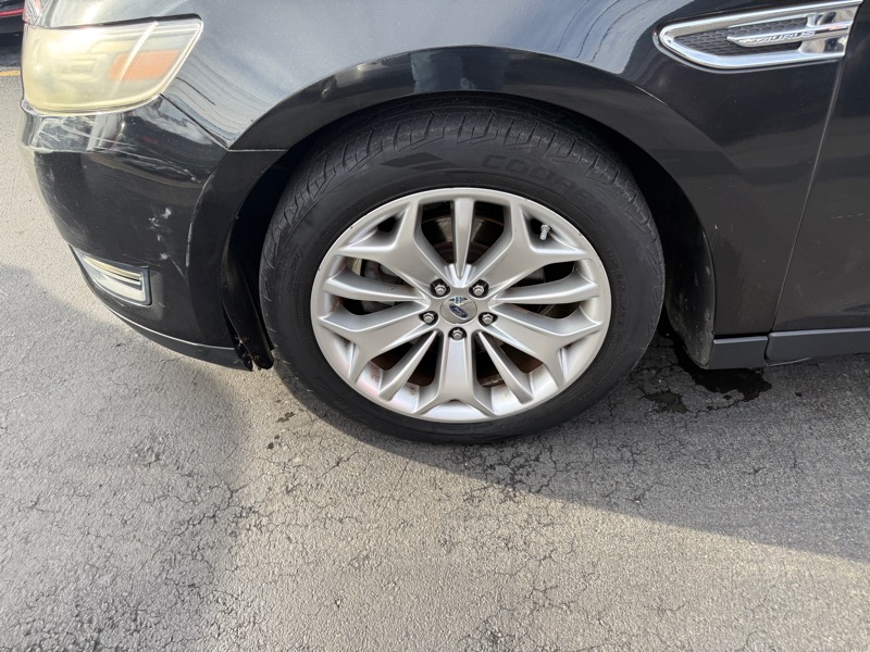 Ford Taurus Limited FWD 2014