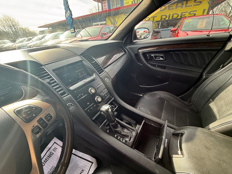 Ford Taurus Limited FWD 2014