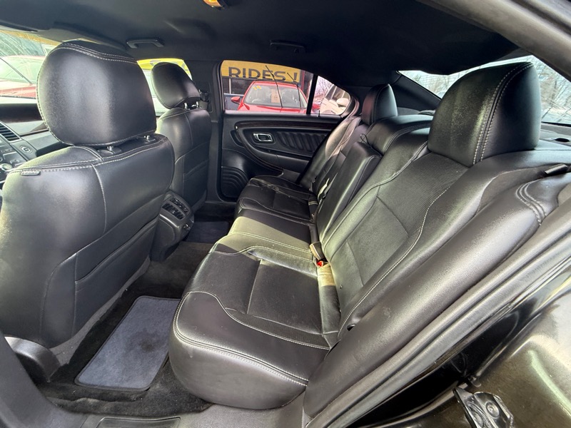 Ford Taurus Limited FWD 2014