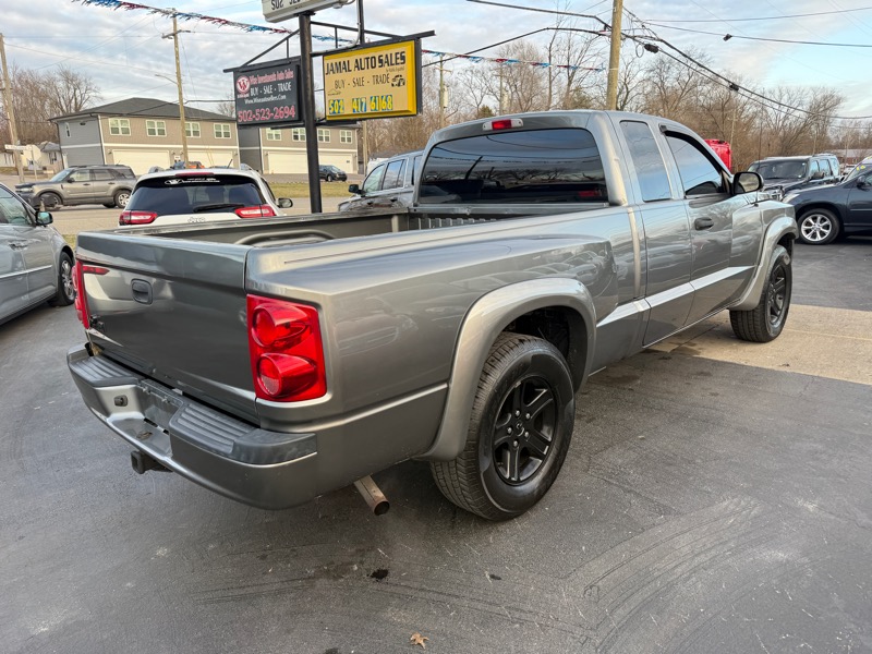 Dodge Dakota SXT Extended Cab 4WD 2011